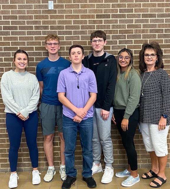 It's our pleasure to introduce you to the Senior Class Council! These are the members pictured from left to right: Chloe Goshe (President), Rafe Buttenback (Vice President), Jayce Strasser (Secretary/Treasurer), Hunter Houghton (Historian/Social Media Personnel), Aaliyah Ingram (Class Representative), and Mrs. Ehnes (Class Sponsor)! We are excited to work together and make this year an amazing one!!