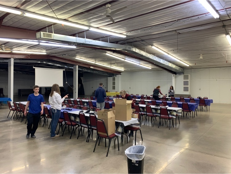 Students setting up for SCOR’s New Years Eve Party.