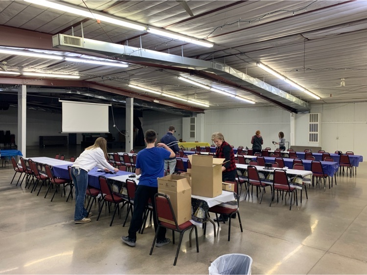 Students setting up for SCOR’s New Years Eve Party.