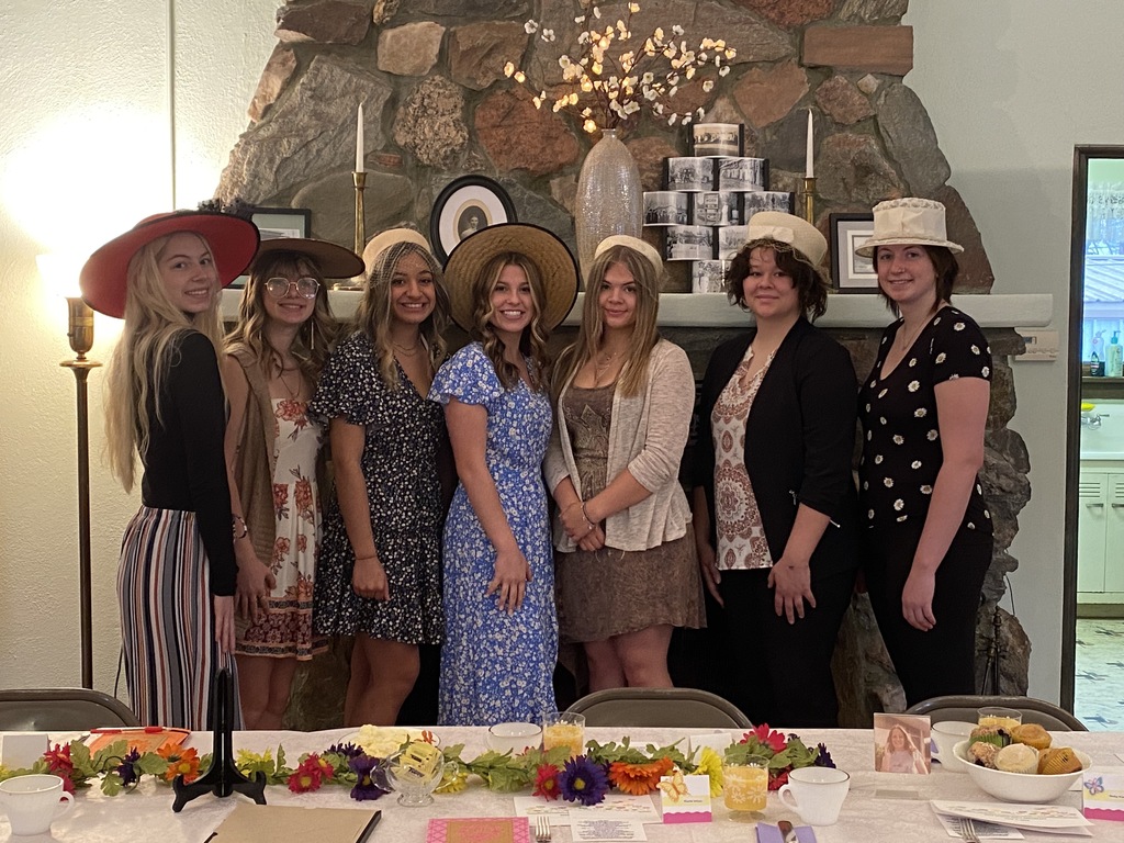 THANK YOU to the Julesburg Woman's Club for making the JHS Senior Class of 2022 your 91st year in honoring our high school senior ladies at your annual Senior Girls Breakfast.  We had a fabulous time getting to know each and everyone of you while sharing about ourselves and our future plans.