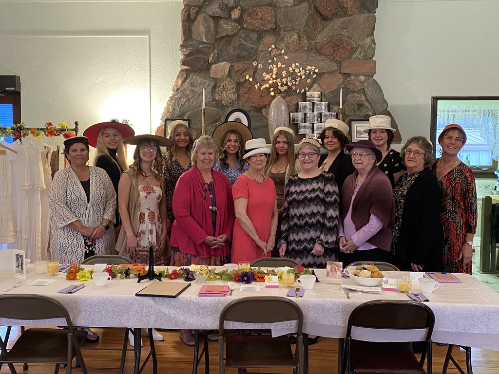 THANK YOU to the Julesburg Woman's Club for making the JHS Senior Class of 2022 your 91st year in honoring our high school senior ladies at your annual Senior Girls Breakfast.  We had a fabulous time getting to know each and everyone of you while sharing about ourselves and our future plans.