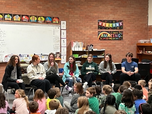 JHS Student Council Reads to JES Students