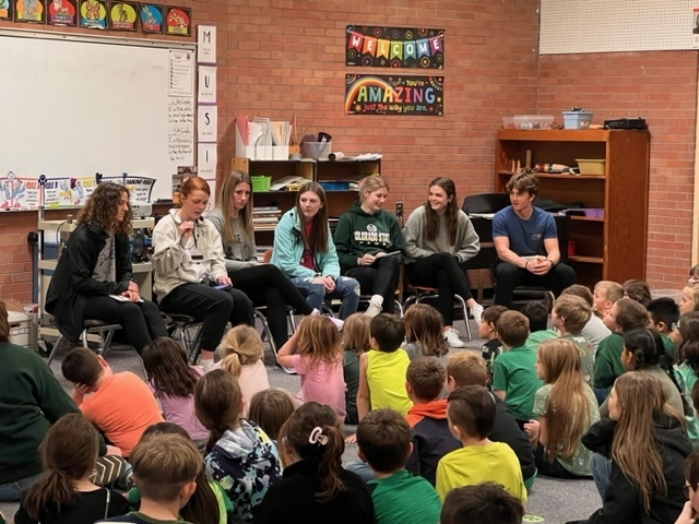 JHS Student Council Reads to JES Students