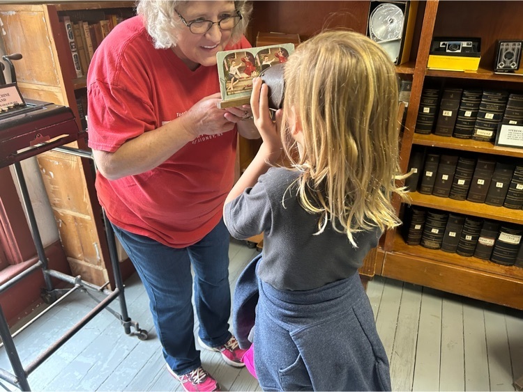 1st and 2nd grade field trip to Sidney museum!